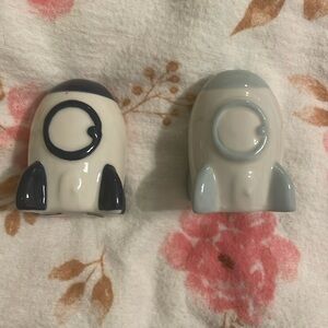 Rocket Ship Mini Salt & Pepper Shakers Set